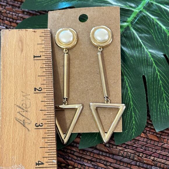BOGO FREE TRIANGLE PEAL BEAD EARRINGS - Picture 3 of 4